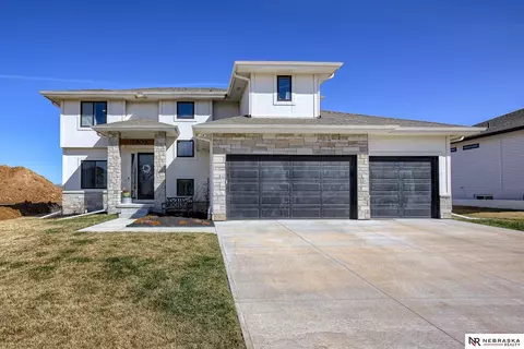 12806 Cooper St, Papillion, NE 68138