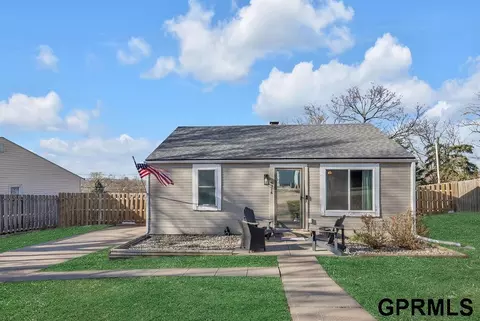 5716 Orchard Ave, Omaha, NE 68117
