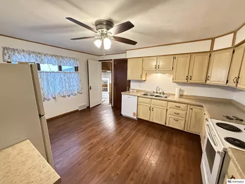 Kitchen - 2011 County Road Q Rd, Lyons, NE 68038 photo 2 of 3