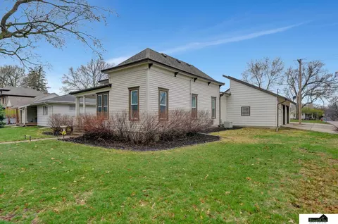 541 N 5th St, Seward, NE 68434