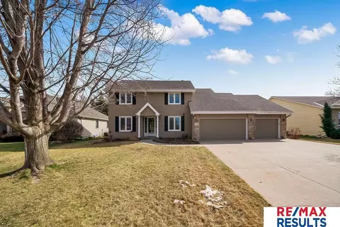 20787 Hemlock St, Elkhorn, NE 68022