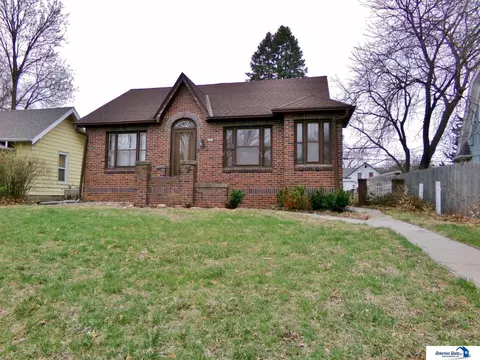1211 Elk St, Beatrice, NE 68310
