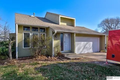 4840 Duxhall Dr, Lincoln, NE 68516