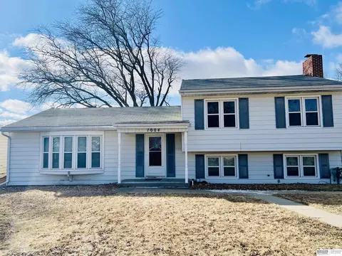 1004 Hillcrest Rd, Wayne, NE 68787