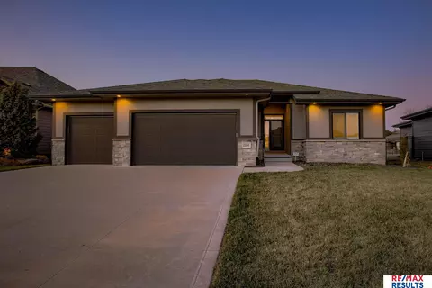 12660 Read St, Omaha, NE 68142