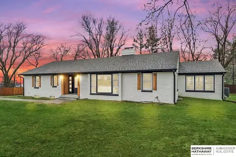 3606 N 204 St, Elkhorn, NE 68022
