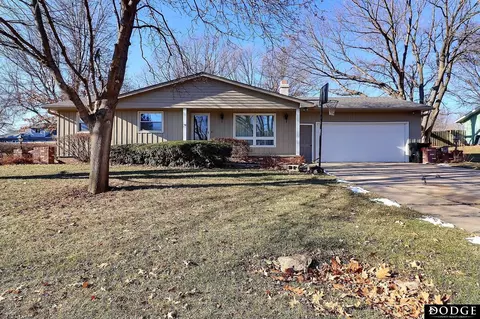 2811 Douglas Dr, Fremont, NE 68025