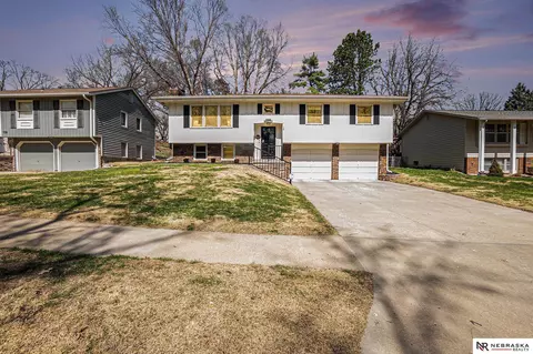 13364 Trendwood Dr, Omaha, NE 68144