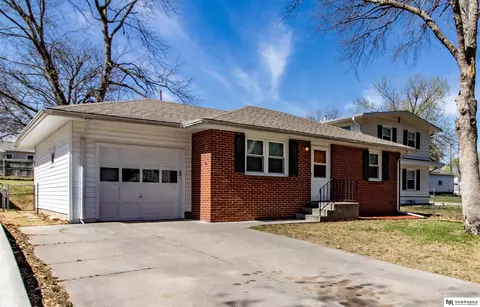 3815 S 20th St, Lincoln, NE 68502