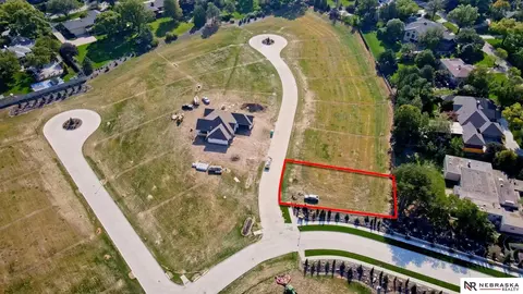 2301 Summertime Ct, Lincoln, NE 68512