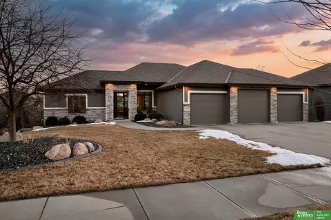 1875 Blue Sage Pkwy, Elkhorn, NE 68022