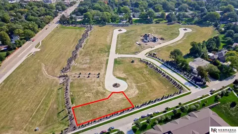 2200 Autumn Ct, Lincoln, NE 68512