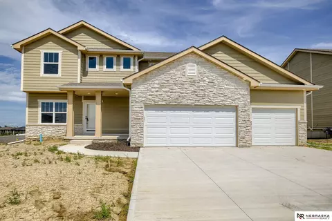 11707 S 123rd Ave, Papillion, NE 68046