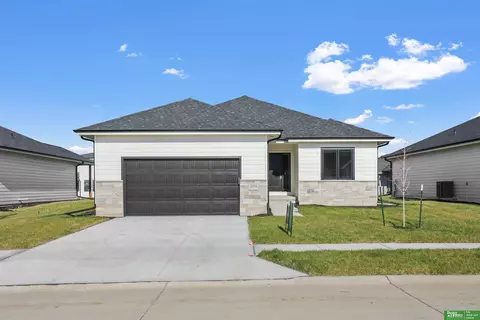 20934 Ellison Ave, Elkhorn, NE 68022