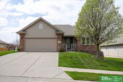 7664 S 162nd St, Omaha, NE 68136