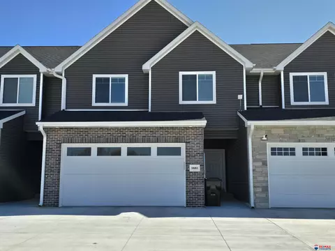 1881 Titan Pl, Hickman, NE 68372