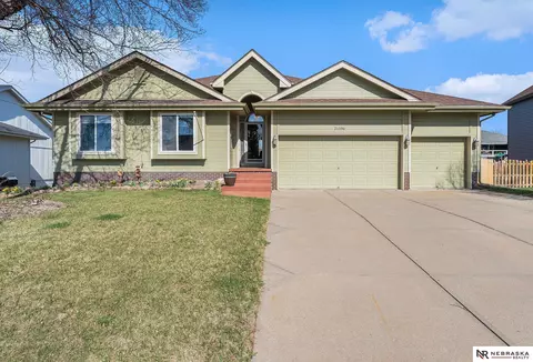 21106 Mcclellan Dr, Gretna, NE 68028