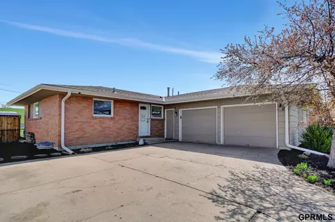 908 Carlos Dr, Lincoln, NE 68505