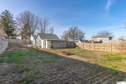 Exterior - 160 Cedar St, Springfield, NE 68059 photo 6 of 8