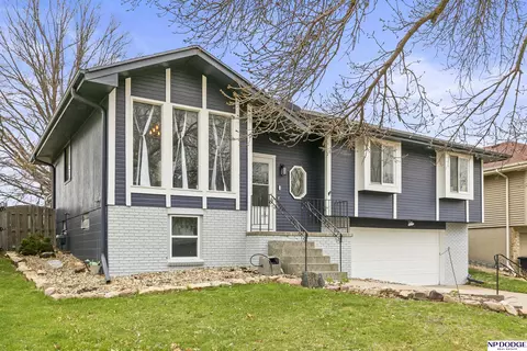 15216 R St, Omaha, NE 68137