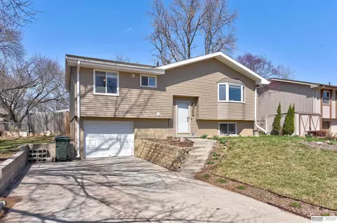 16 Redwood Ln, Yutan, NE 68073