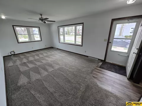 1020 Summit St, Beatrice, NE 68310 photo 2