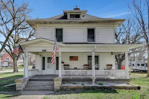 844 Hawthorne Ave, Crete, NE 68333