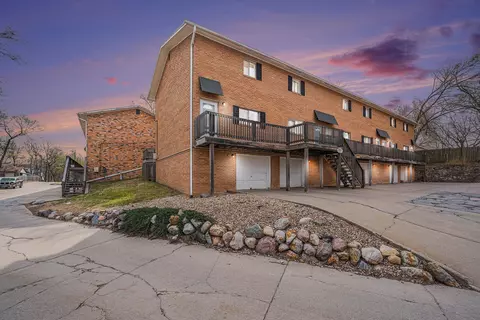 1901 Winnie Dr #1, Bellevue, NE 68005