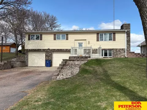 56317 Circle Dr, Hartington, NE 68739