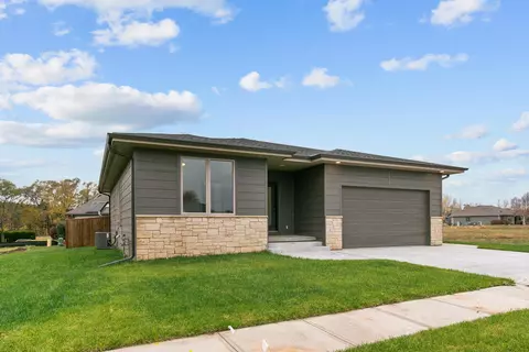 2388 Landing Ln, Blair, NE 68008