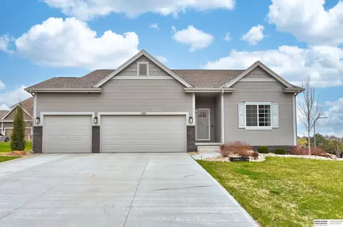 9209 S 168th Avenue Cir, Omaha, NE 68136