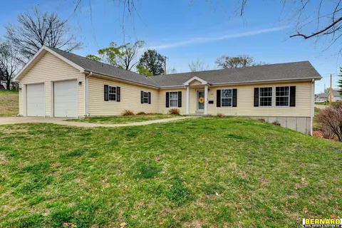804 9th Ave, Nebraska City, NE 68410