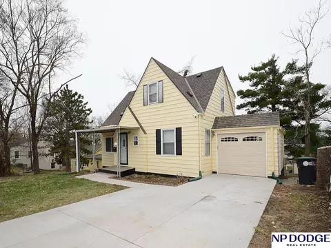 3713 N 53rd St, Omaha, NE 68104