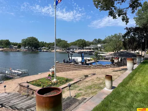 1149 Platte Shore Drive, Fremont, NE 68025