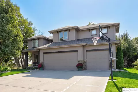 19503 Harney St, Elkhorn, NE 68022