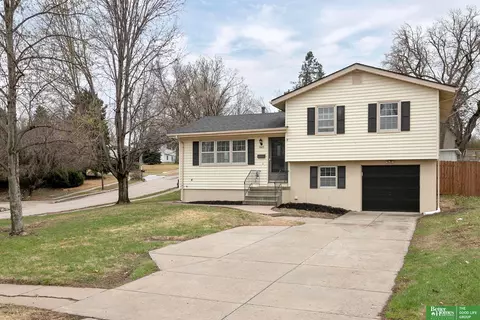 11805 Westwood Ln, Omaha, NE 68144