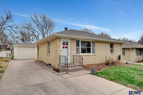 2136 N 57th St, Lincoln, NE 68505