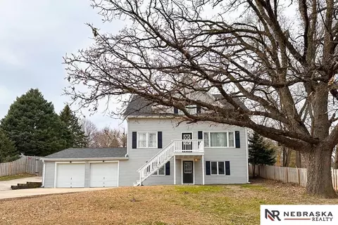 8412 S 38th St, Bellevue, NE 68147