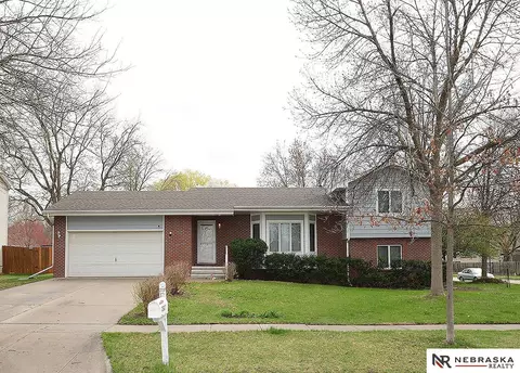 2801 Coronado Dr, Lincoln, NE 68516