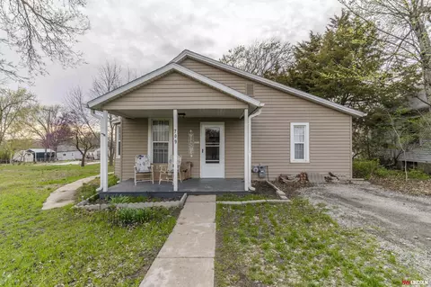 709 S 11 St, Beatrice, NE 68310