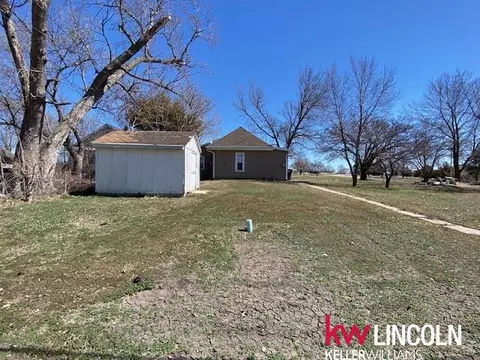 Exterior - 709 S 11 St, Beatrice, NE 68310 photo 2 of 2