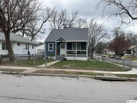 4852 Maple St, Omaha, NE 68104