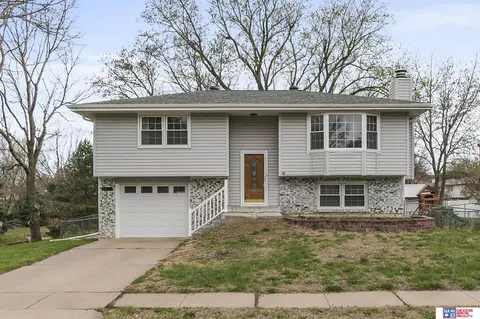 4011 N 9th St, Lincoln, NE 68521