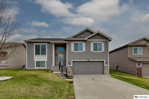 8329 Sheffield St, Omaha, NE 68122