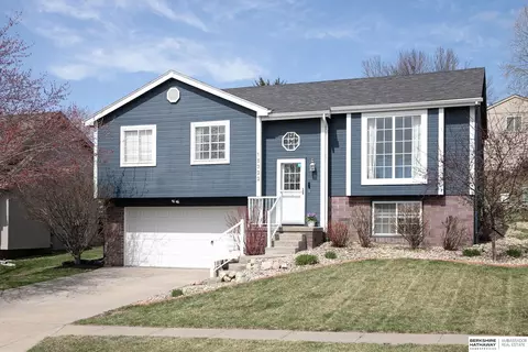 15322 Binney St, Omaha, NE 68116