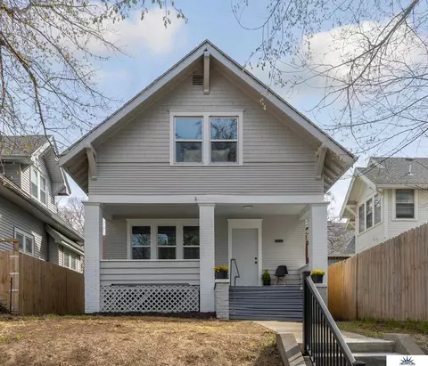 3265 Davenport St, Omaha, NE 68131