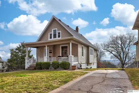 1315 S 8th St, Omaha, NE 68108
