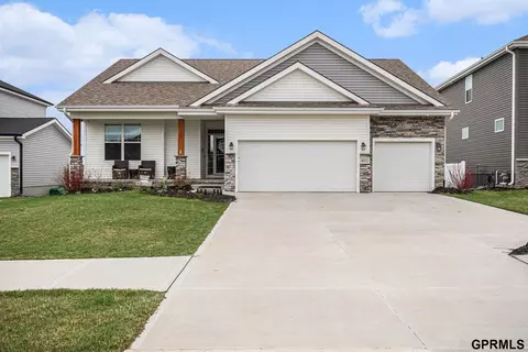 8022 Kilpatrick Pkwy, Bennington, NE 68007
