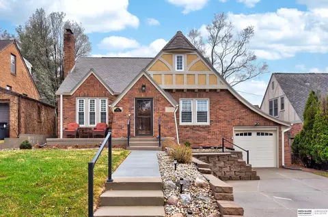 4517 Pine St, Omaha, NE 68106