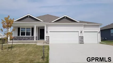 17007 Reynolds St, Bennington, NE 68007